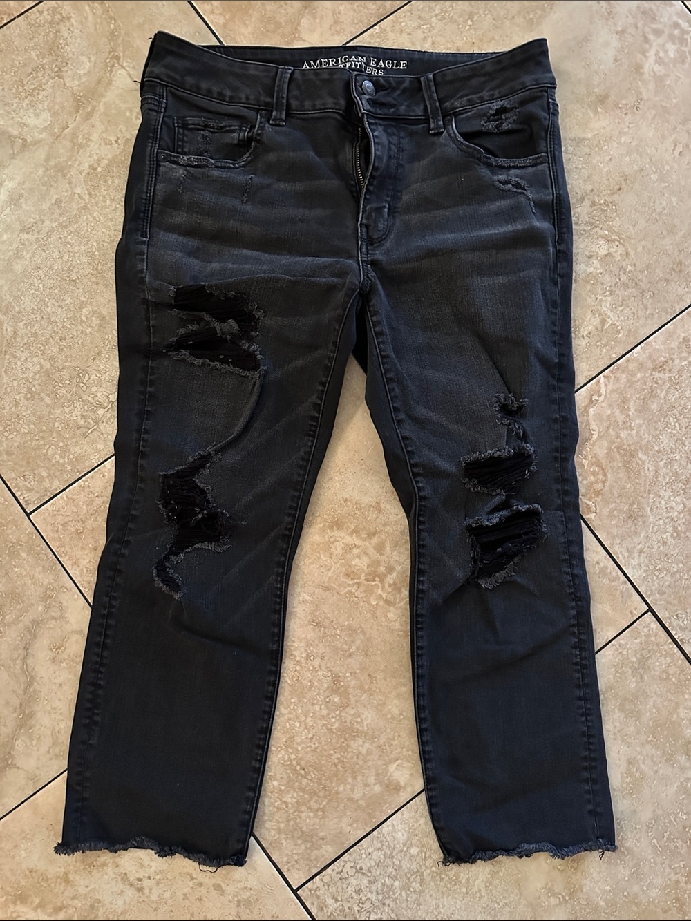 American Eagle Artist Crop